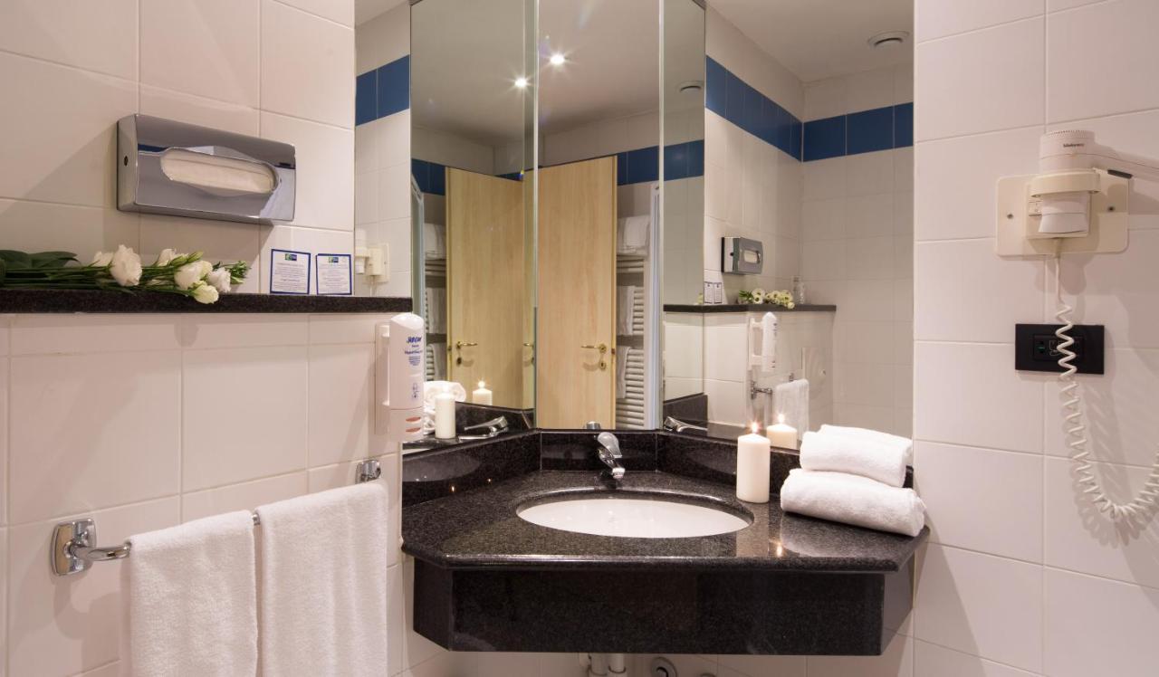 Holiday Inn Express Parma By Ihg Pokoj fotografie